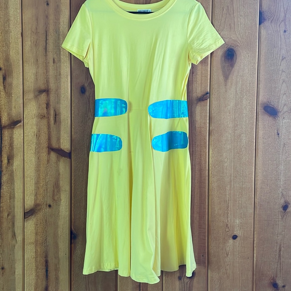 DIY Flounder from Little Mermaid (yellow midi dress with mermaid scale leggings)